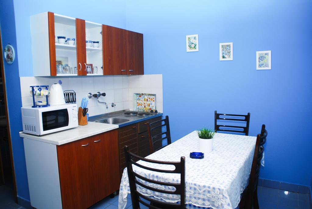 Apartments Bardak Ližnjan Szoba fotó
